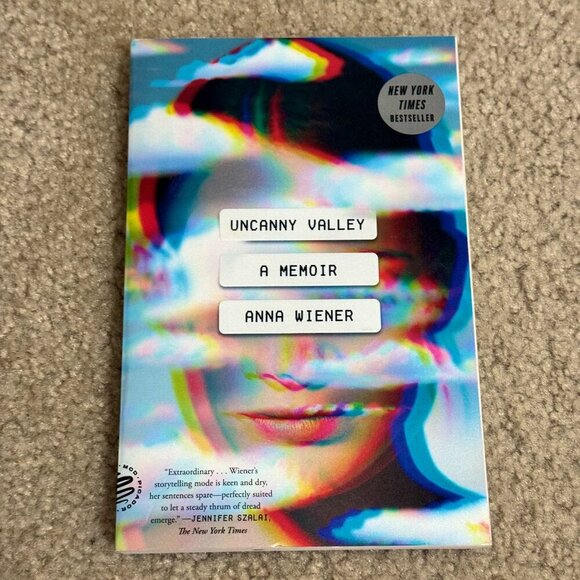 Uncanny Valley: A Memoir by Anna Wiener - Picture 1 of 2